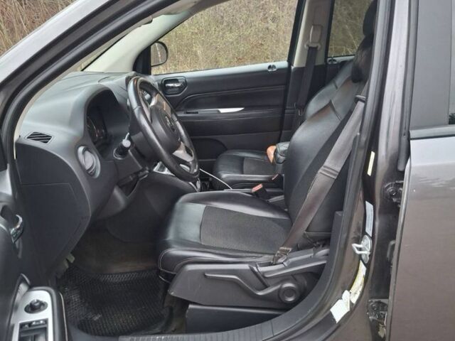 Сірий Джип Compass, об'ємом двигуна 2.4 л та пробігом 3 тис. км за 10400 $, фото 5 на Automoto.ua