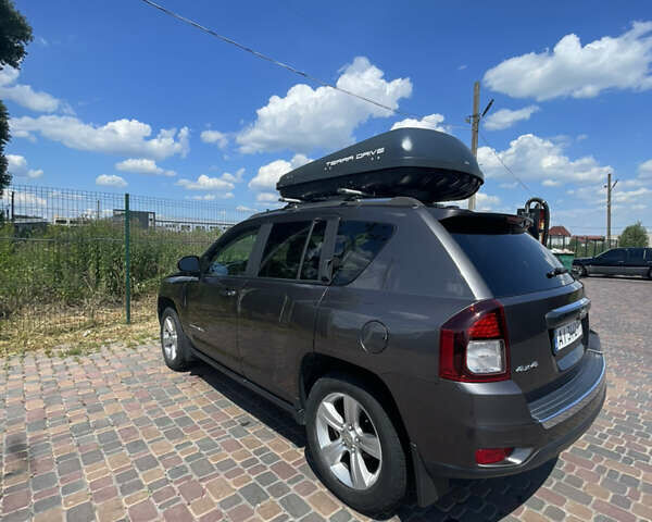 Сірий Джип Compass, об'ємом двигуна 2.36 л та пробігом 196 тис. км за 12500 $, фото 7 на Automoto.ua