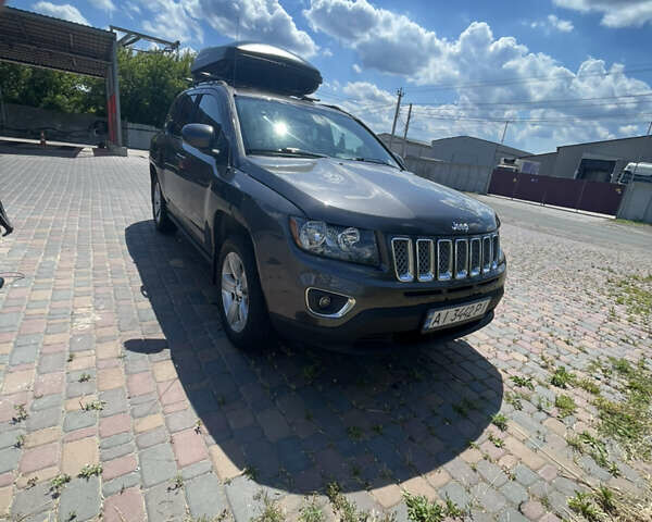 Сірий Джип Compass, об'ємом двигуна 2.36 л та пробігом 196 тис. км за 12500 $, фото 2 на Automoto.ua