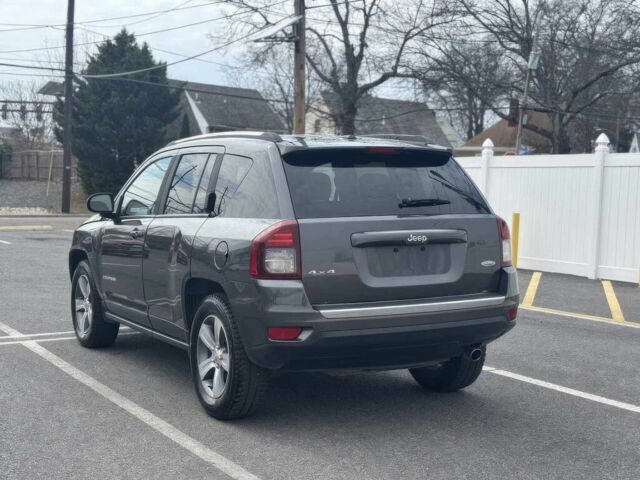 Серый Джип Компас, объемом двигателя 2.4 л и пробегом 72 тыс. км за 11800 $, фото 4 на Automoto.ua