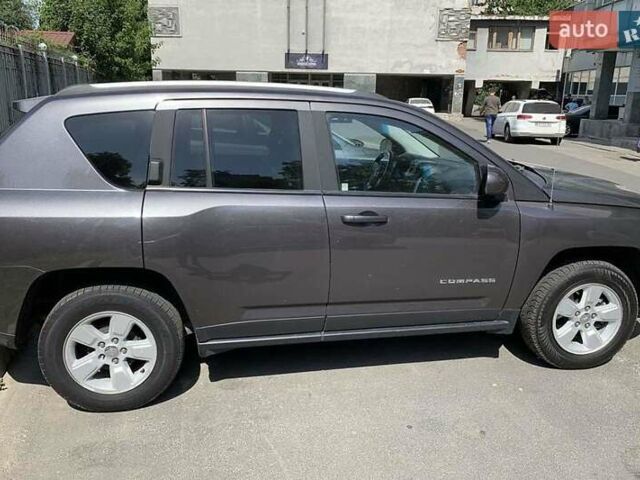 Сірий Джип Compass, об'ємом двигуна 2 л та пробігом 73 тис. км за 9600 $, фото 7 на Automoto.ua