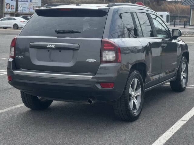 Серый Джип Компас, объемом двигателя 2.4 л и пробегом 72 тыс. км за 11800 $, фото 6 на Automoto.ua