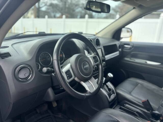 Серый Джип Компас, объемом двигателя 2.4 л и пробегом 72 тыс. км за 11800 $, фото 7 на Automoto.ua