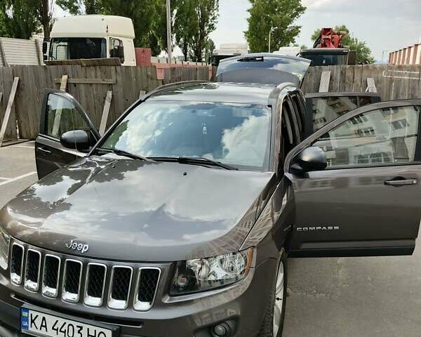 Сірий Джип Compass, об'ємом двигуна 2.4 л та пробігом 152 тис. км за 12500 $, фото 1 на Automoto.ua
