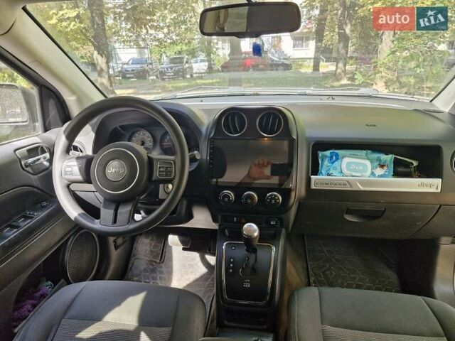 Сірий Джип Compass, об'ємом двигуна 2 л та пробігом 135 тис. км за 12300 $, фото 6 на Automoto.ua
