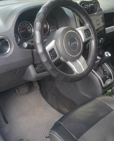 Серый Джип Компас, объемом двигателя 2.36 л и пробегом 140 тыс. км за 10555 $, фото 3 на Automoto.ua