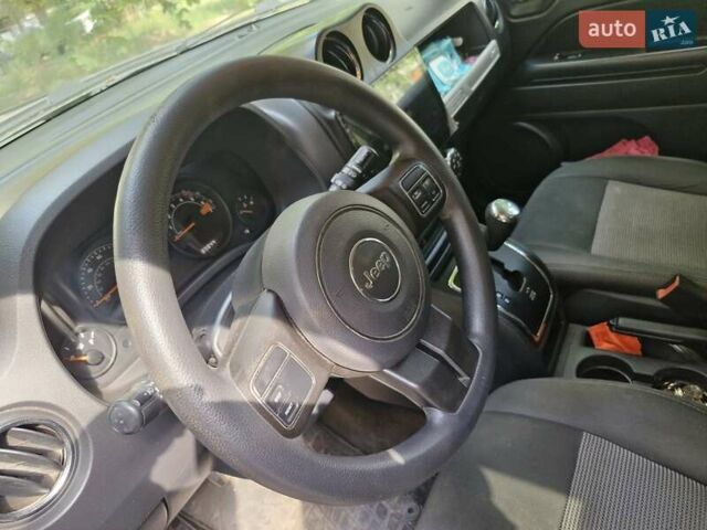 Сірий Джип Compass, об'ємом двигуна 2 л та пробігом 135 тис. км за 12300 $, фото 8 на Automoto.ua