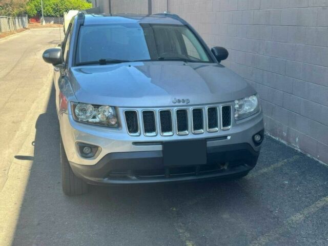 Серый Джип Компас, объемом двигателя 2.4 л и пробегом 73 тыс. км за 12800 $, фото 1 на Automoto.ua