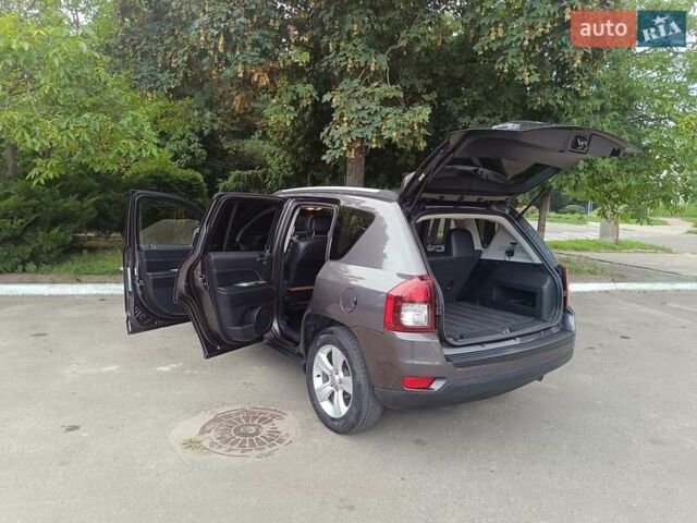 Серый Джип Компас, объемом двигателя 2.36 л и пробегом 100 тыс. км за 12000 $, фото 25 на Automoto.ua