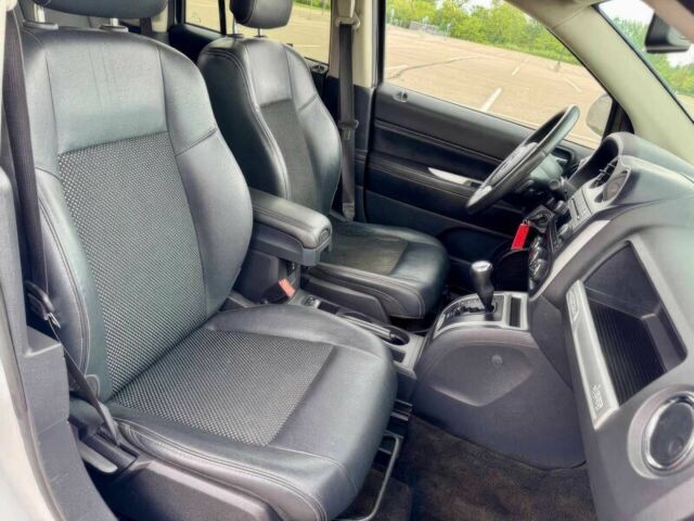 Сірий Джип Compass, об'ємом двигуна 2.4 л та пробігом 80 тис. км за 11800 $, фото 11 на Automoto.ua
