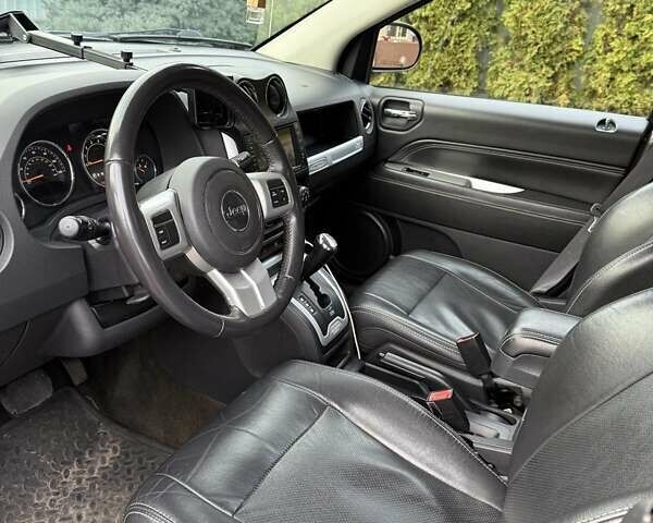 Серый Джип Компас, объемом двигателя 2.36 л и пробегом 105 тыс. км за 11300 $, фото 5 на Automoto.ua