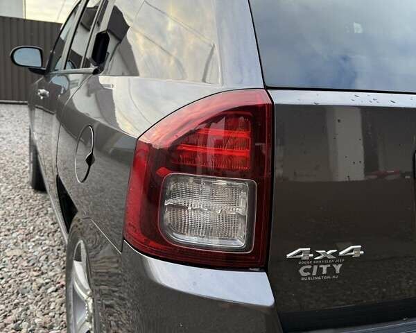 Серый Джип Компас, объемом двигателя 2.36 л и пробегом 105 тыс. км за 11300 $, фото 4 на Automoto.ua