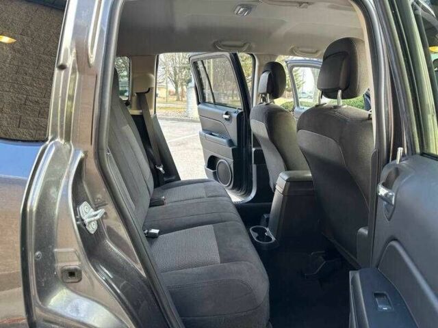 Сірий Джип Compass, об'ємом двигуна 2.4 л та пробігом 47 тис. км за 2300 $, фото 8 на Automoto.ua