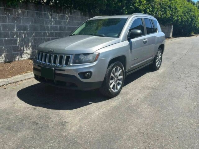 Серый Джип Компас, объемом двигателя 2.4 л и пробегом 73 тыс. км за 12800 $, фото 2 на Automoto.ua