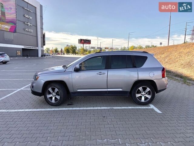Сірий Джип Compass, об'ємом двигуна 2.36 л та пробігом 194 тис. км за 8500 $, фото 1 на Automoto.ua