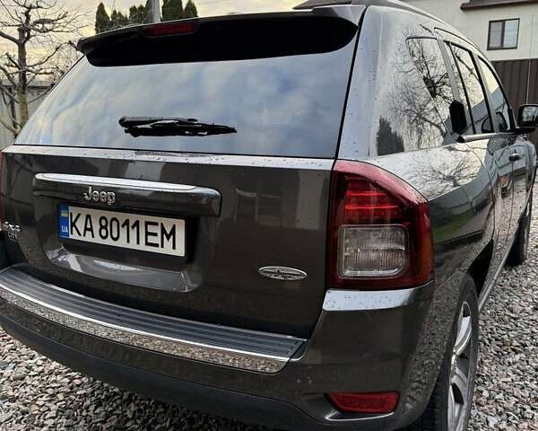 Серый Джип Компас, объемом двигателя 2.36 л и пробегом 105 тыс. км за 11300 $, фото 2 на Automoto.ua