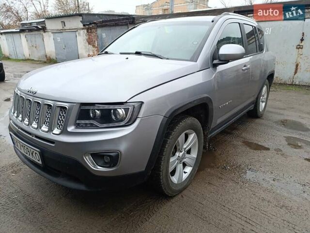 Серый Джип Компас, объемом двигателя 2.36 л и пробегом 146 тыс. км за 11900 $, фото 2 на Automoto.ua