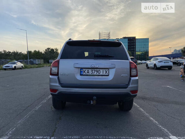 Серый Джип Компас, объемом двигателя 2.36 л и пробегом 225 тыс. км за 12500 $, фото 4 на Automoto.ua