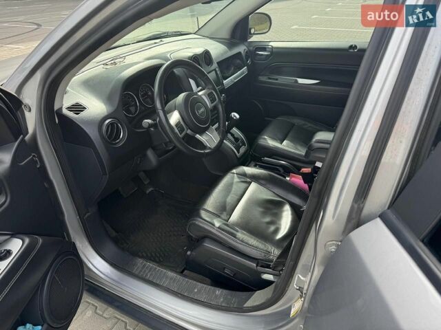 Сірий Джип Compass, об'ємом двигуна 2.36 л та пробігом 194 тис. км за 8500 $, фото 17 на Automoto.ua