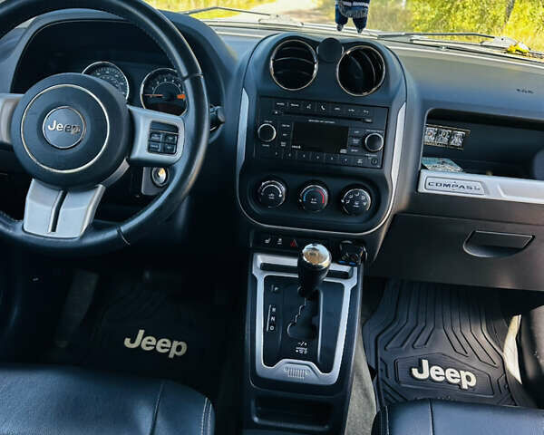 Сірий Джип Compass, об'ємом двигуна 2 л та пробігом 117 тис. км за 11200 $, фото 7 на Automoto.ua
