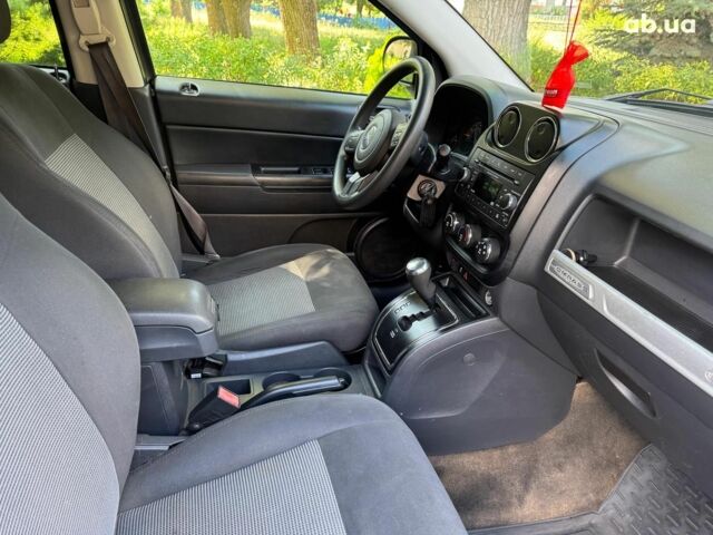 Сірий Джип Compass, об'ємом двигуна 2 л та пробігом 230 тис. км за 7790 $, фото 22 на Automoto.ua