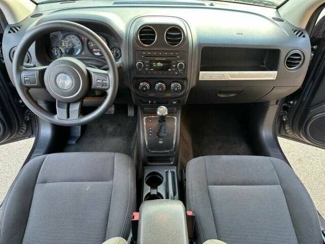 Сірий Джип Compass, об'ємом двигуна 2.4 л та пробігом 47 тис. км за 2300 $, фото 6 на Automoto.ua