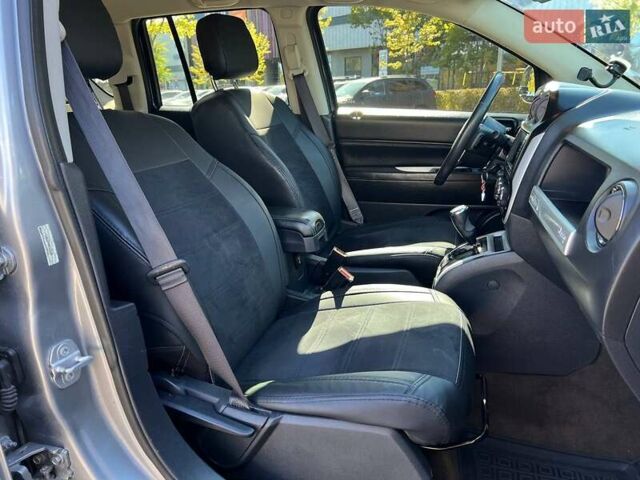 Серый Джип Компас, объемом двигателя 2.36 л и пробегом 163 тыс. км за 11990 $, фото 10 на Automoto.ua