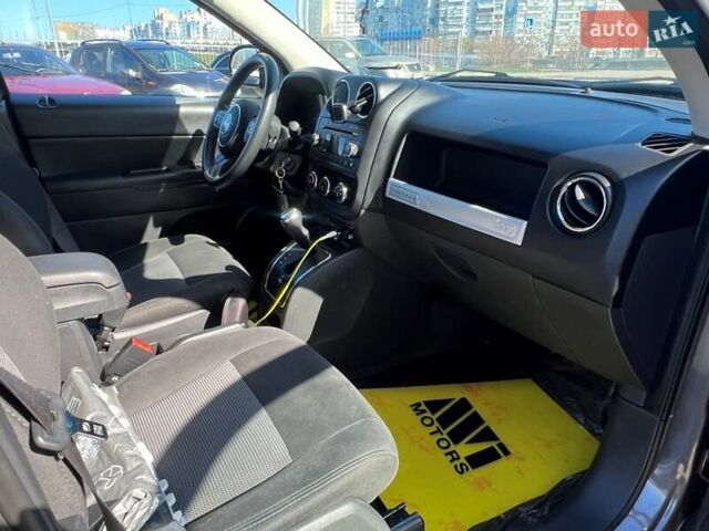 Сірий Джип Compass, об'ємом двигуна 2.36 л та пробігом 113 тис. км за 10900 $, фото 47 на Automoto.ua