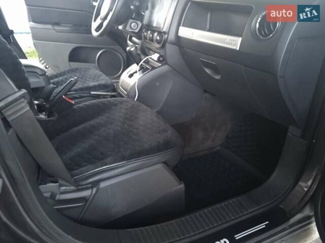 Серый Джип Компас, объемом двигателя 2.36 л и пробегом 130 тыс. км за 11200 $, фото 8 на Automoto.ua