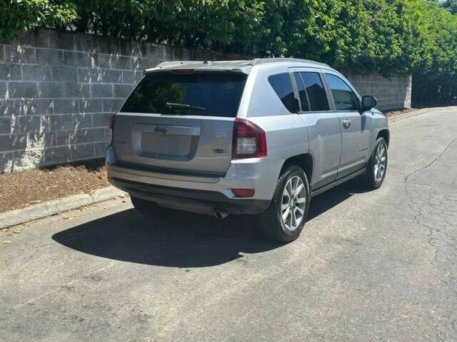 Серый Джип Компас, объемом двигателя 2.4 л и пробегом 73 тыс. км за 12800 $, фото 6 на Automoto.ua