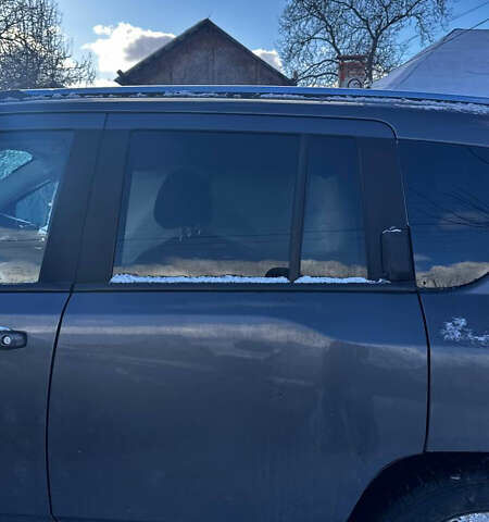 Сірий Джип Compass, об'ємом двигуна 2.36 л та пробігом 120 тис. км за 5500 $, фото 3 на Automoto.ua