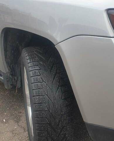 Серый Джип Компас, объемом двигателя 2.36 л и пробегом 140 тыс. км за 10555 $, фото 1 на Automoto.ua