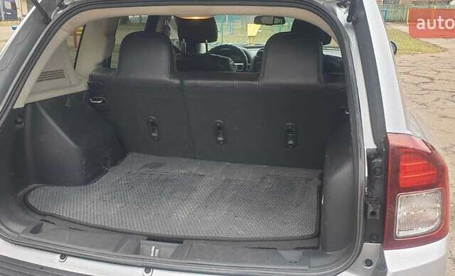 Серый Джип Компас, объемом двигателя 2.36 л и пробегом 140 тыс. км за 10555 $, фото 2 на Automoto.ua