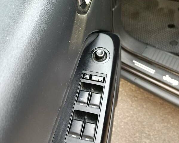 Сірий Джип Compass, об'ємом двигуна 2.4 л та пробігом 152 тис. км за 12500 $, фото 7 на Automoto.ua