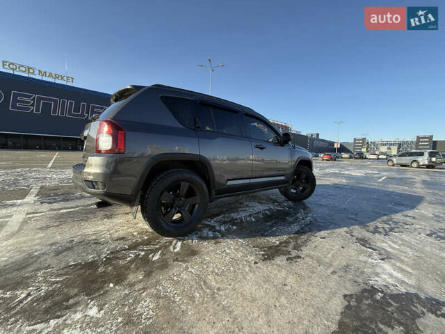 Серый Джип Компас, объемом двигателя 2.36 л и пробегом 128 тыс. км за 11000 $, фото 11 на Automoto.ua