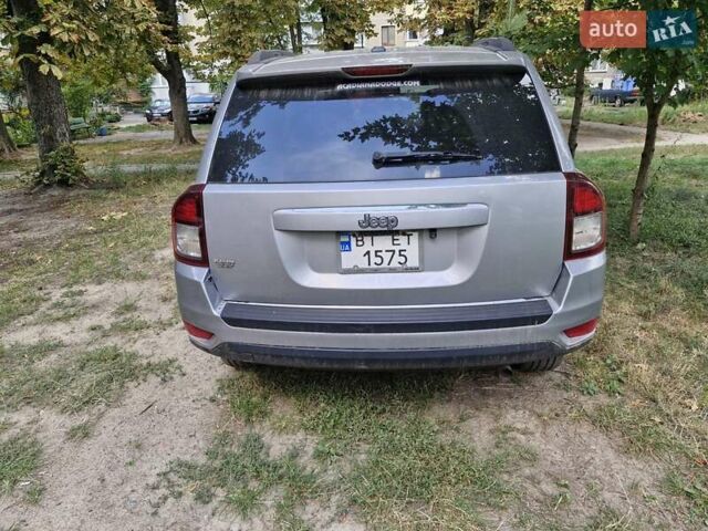 Сірий Джип Compass, об'ємом двигуна 2 л та пробігом 135 тис. км за 12300 $, фото 3 на Automoto.ua