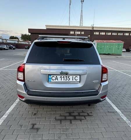 Серый Джип Компас, объемом двигателя 2.36 л и пробегом 160 тыс. км за 10500 $, фото 2 на Automoto.ua