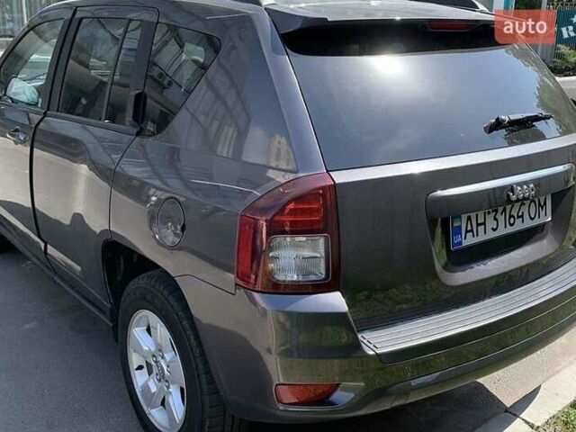 Сірий Джип Compass, об'ємом двигуна 2 л та пробігом 73 тис. км за 9600 $, фото 5 на Automoto.ua