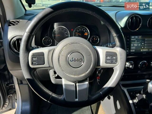Серый Джип Компас, объемом двигателя 2.36 л и пробегом 163 тыс. км за 11990 $, фото 14 на Automoto.ua