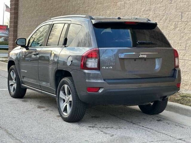 Сірий Джип Compass, об'ємом двигуна 2.4 л та пробігом 47 тис. км за 2300 $, фото 1 на Automoto.ua