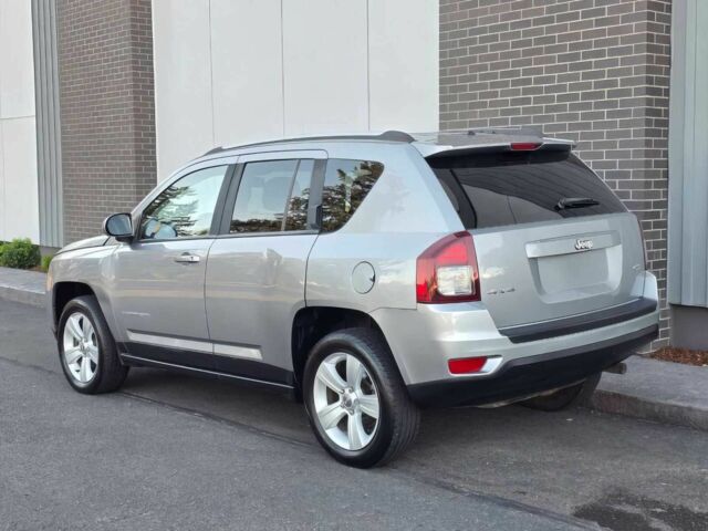 Сірий Джип Compass, об'ємом двигуна 2.4 л та пробігом 58 тис. км за 5600 $, фото 4 на Automoto.ua