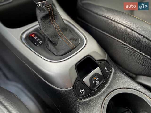 Серый Джип Компас, объемом двигателя 2.4 л и пробегом 119 тыс. км за 12900 $, фото 26 на Automoto.ua