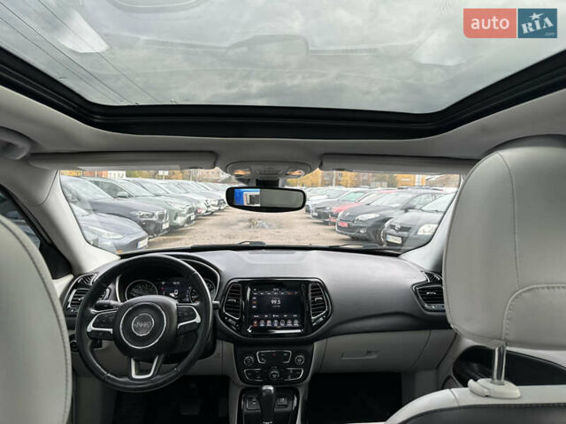 Джип Compass 2017 у Полтаві на Automoto.ua Сірий Джип Compass, об'ємом двигуна 2.36 л та пробігом 125 тис. км за 15500 $, фото 32 на Automoto.ua