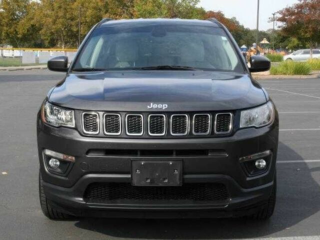 Серый Джип Компас, объемом двигателя 2.4 л и пробегом 89 тыс. км за 8200 $, фото 1 на Automoto.ua