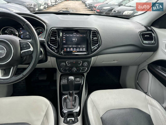 Джип Compass 2017 у Полтаві на Automoto.ua Сірий Джип Compass, об'ємом двигуна 2.36 л та пробігом 125 тис. км за 15500 $, фото 29 на Automoto.ua