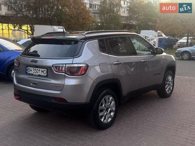 Джип Compass 2017 у Одесі на Automoto.ua Сірий Джип Compass, об'ємом двигуна 2.36 л та пробігом 42 тис. км за 12800 $, фото 2 на Automoto.ua