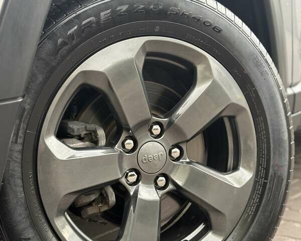 Серый Джип Компас, объемом двигателя 2.36 л и пробегом 100 тыс. км за 13800 $, фото 18 на Automoto.ua