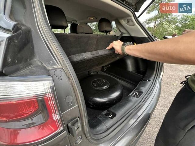 Джип Компас 2017 в Каменское - Днепродзержинск на Automoto.ua Серый Джип Компас, объемом двигателя 2.36 л и пробегом 119 тыс. км за 13800 $, фото 24 на Automoto.ua