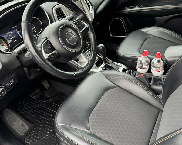 Сірий Джип Compass, об'ємом двигуна 2.36 л та пробігом 123 тис. км за 16000 $, фото 14 на Automoto.ua