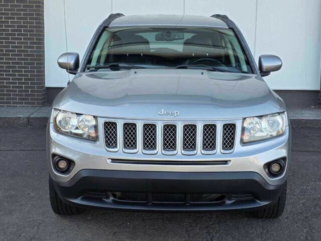 Сірий Джип Compass, об'ємом двигуна 2.4 л та пробігом 58 тис. км за 5600 $, фото 1 на Automoto.ua